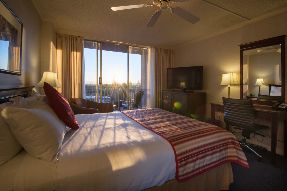 Harbour Towers Hotel & Suites Victoria Dış mekan fotoğraf
