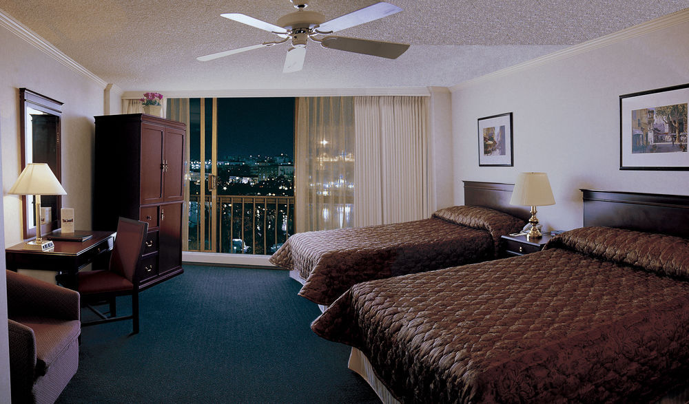 Harbour Towers Hotel & Suites Victoria Dış mekan fotoğraf